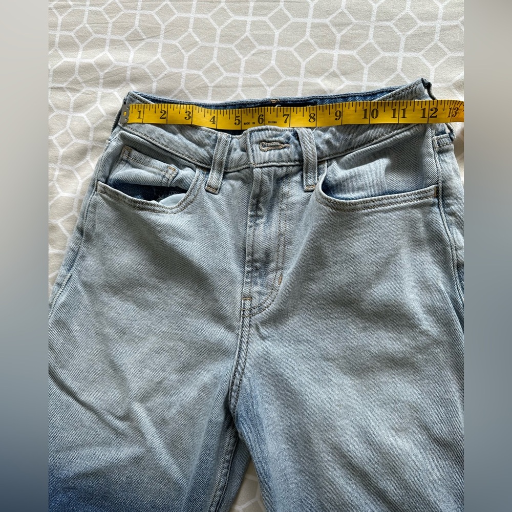 Hollister ripped jean Ultra high-rise vintage straight, size 1R W25 L27 - Picture 4 of 9